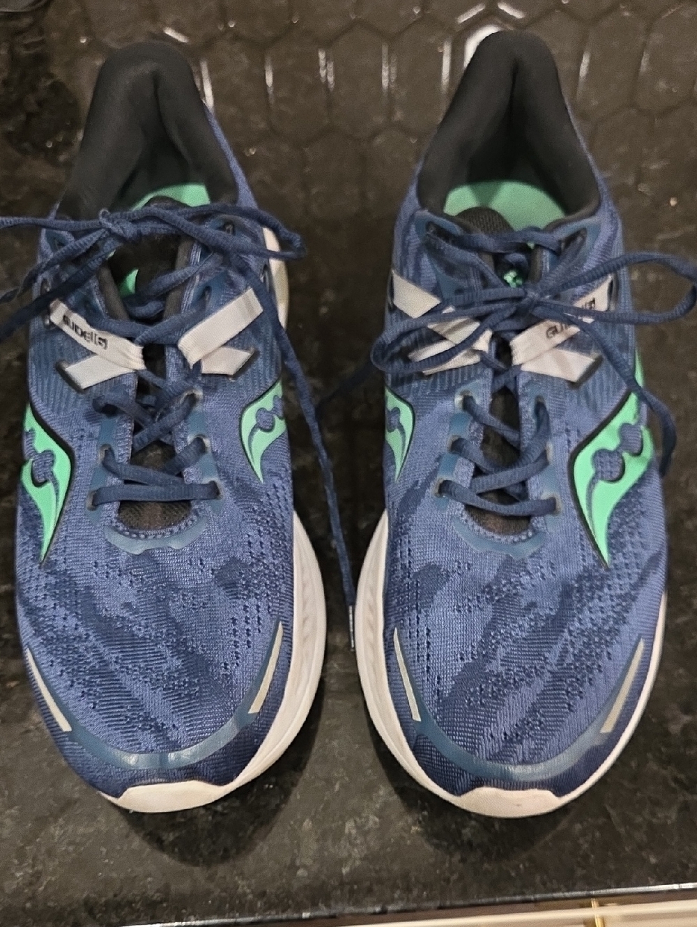 Saucony Guide 16 Navy Blue Running Shoes with Teal Accents, Mens Size 12